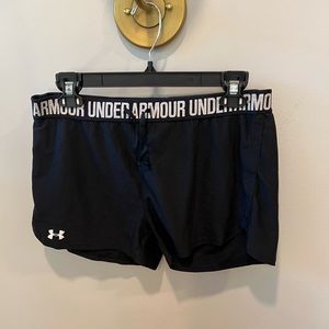 Women’s Under Armor Heatgear loose shorts